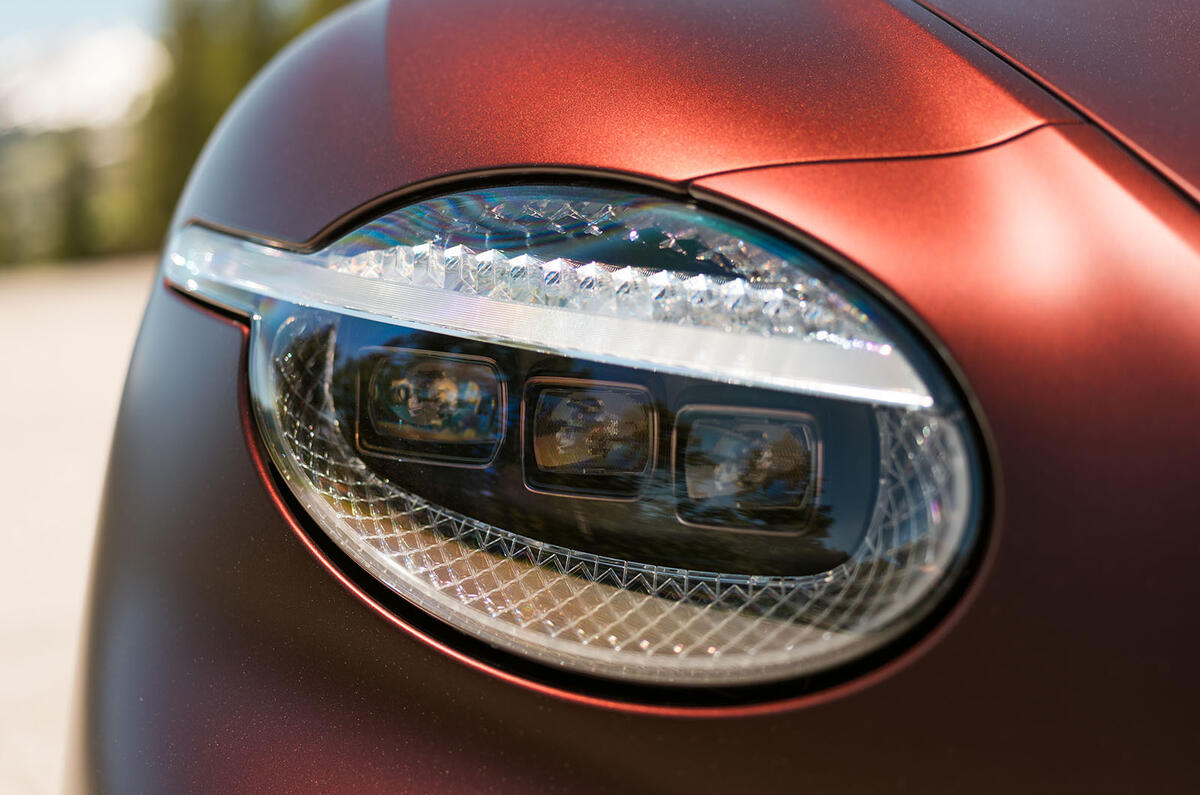 Bentley Continentl GT review 2025 04 headlights Bentley Continentl GT review 2025 04 headlights