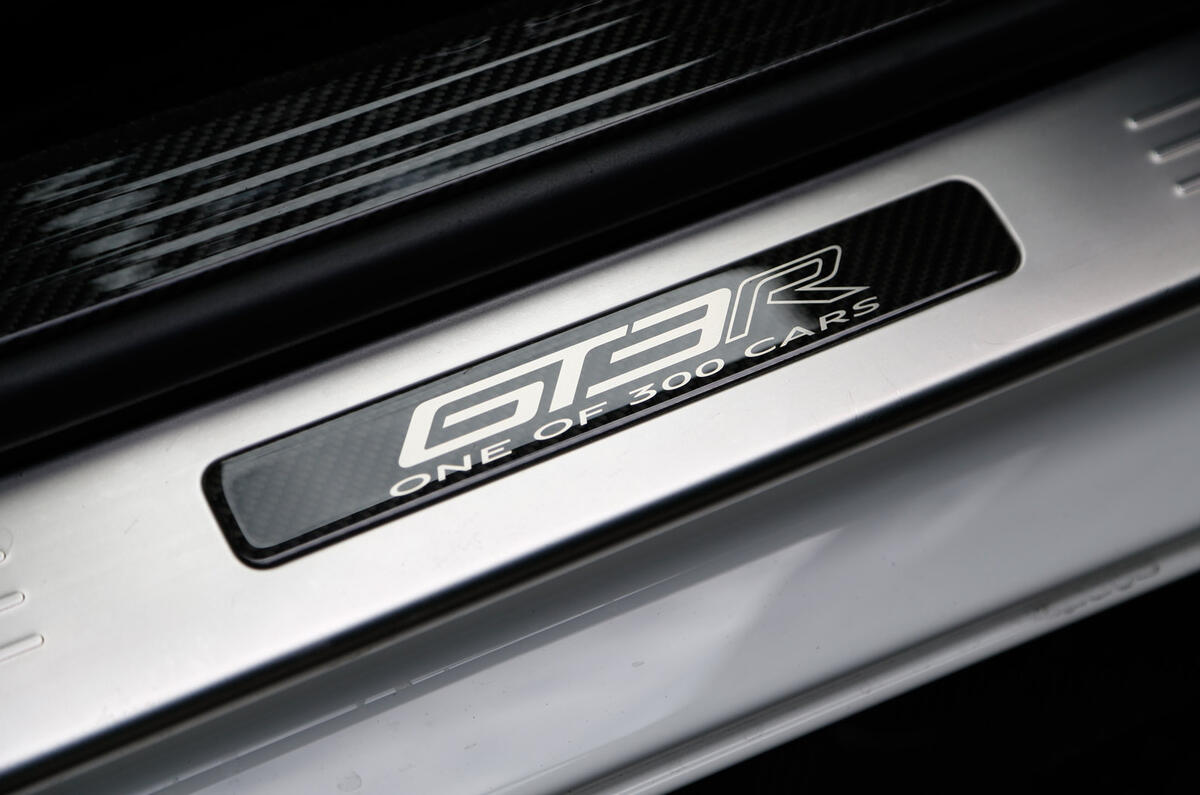 Bentley Continental GT3-R kickplates
