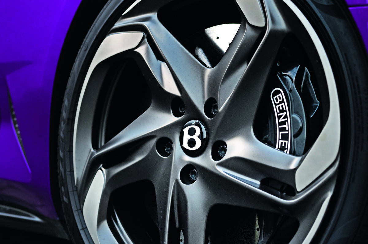 Détail de la roue de la Bentley Batur