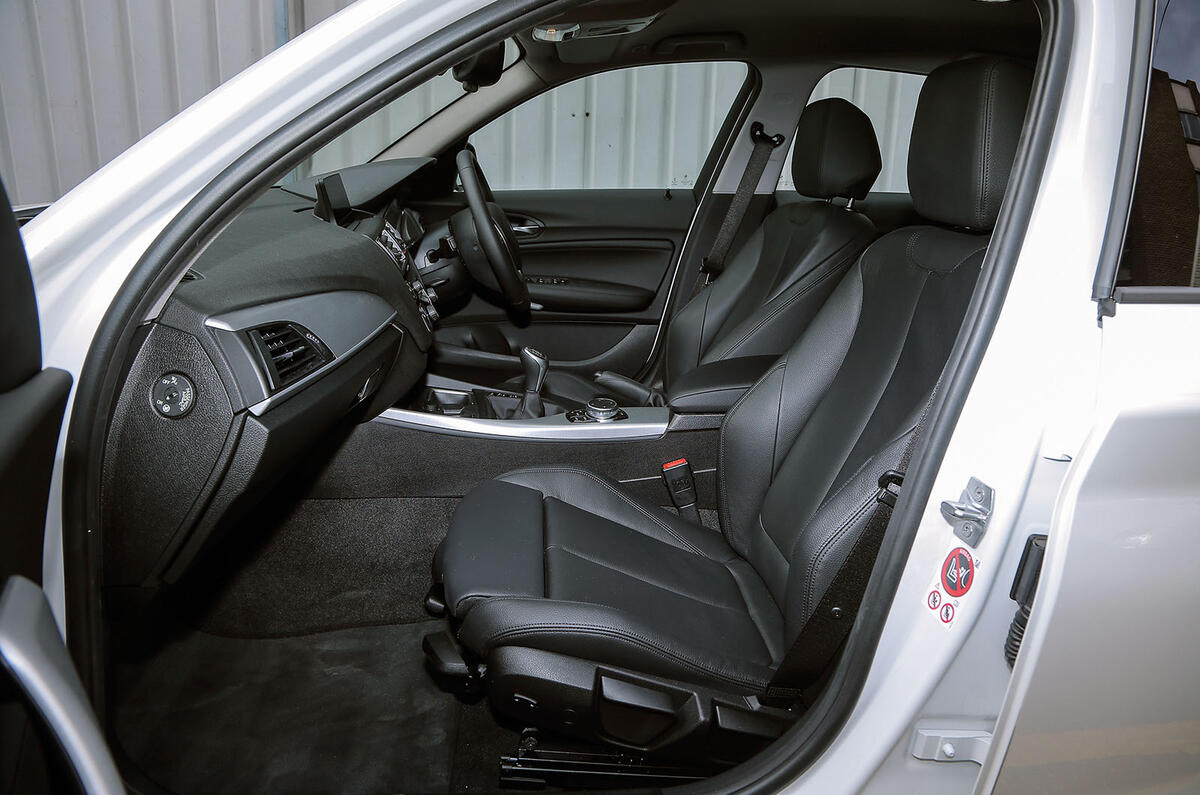 BMW 1 Series front seats