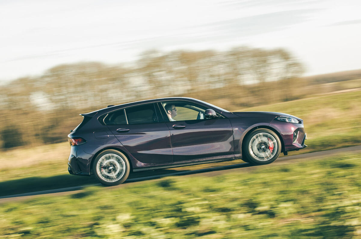 BMW 1 Series review 2025 02 panning BMW 1 Series review 2025 02 panning