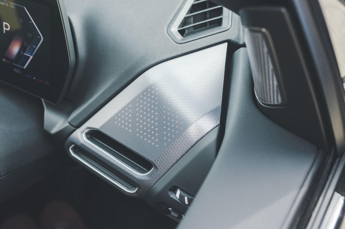 bmw 220 gran coupe 2025 Review vent detail 11 bmw 220 gran coupe 2025 Review vent detail 11