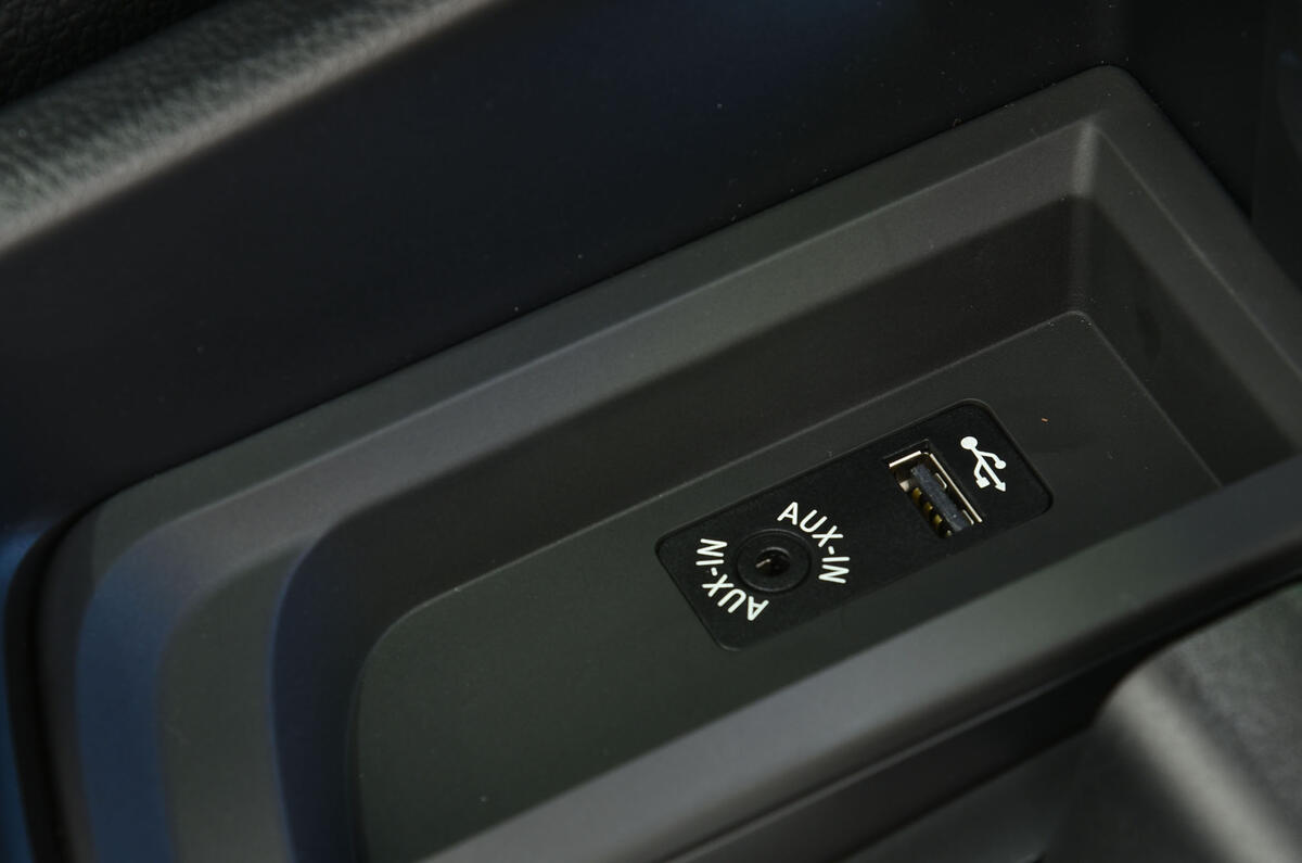 BMW 3 Series multimedia ports