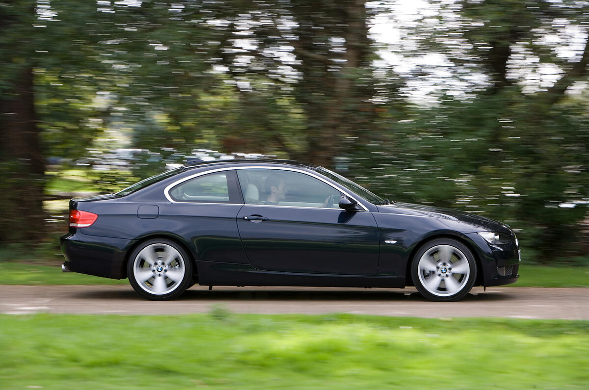 BMW 3 Series Coupé side profile