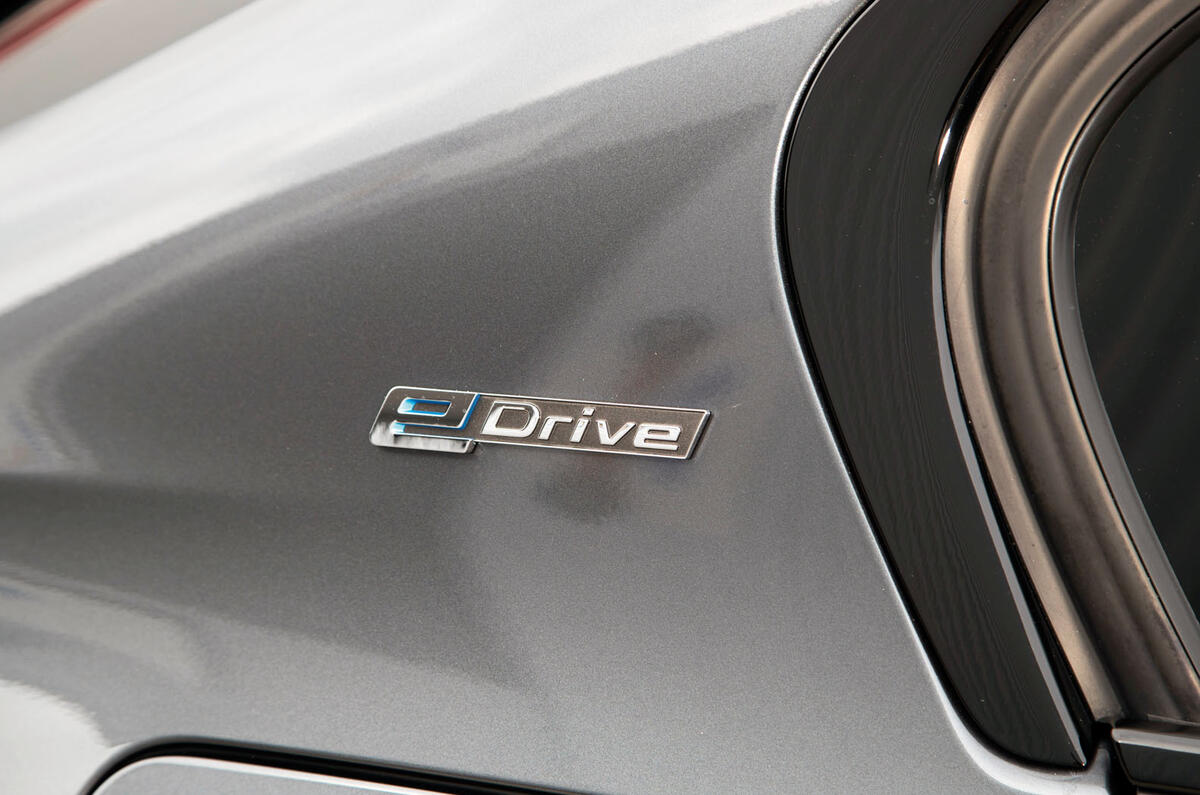 BMW 330e eDrive badging