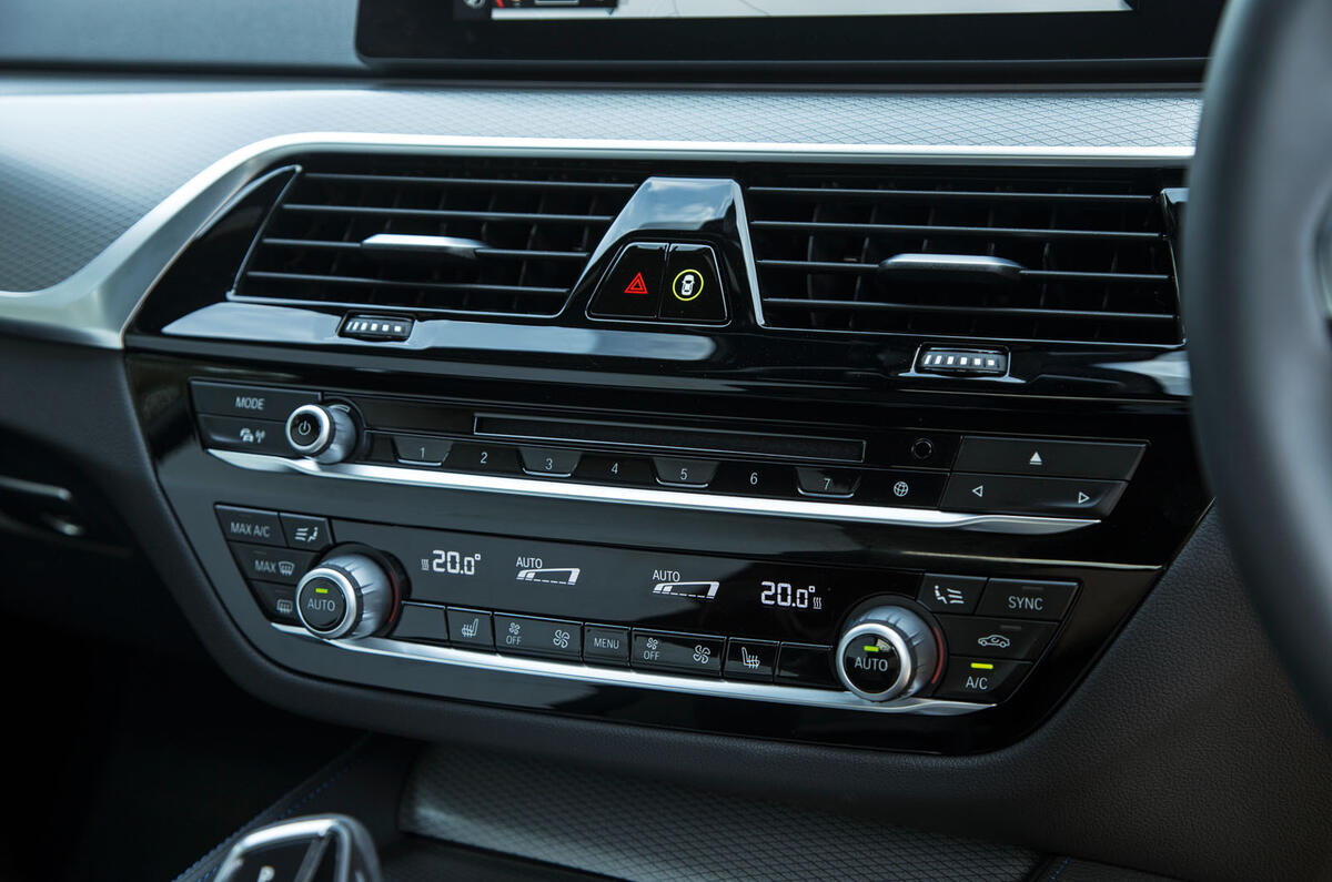 BMW 5 Series centre console