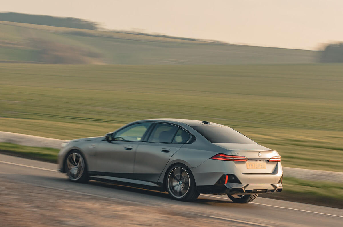 bmw 530e review 2024 23 rear panning