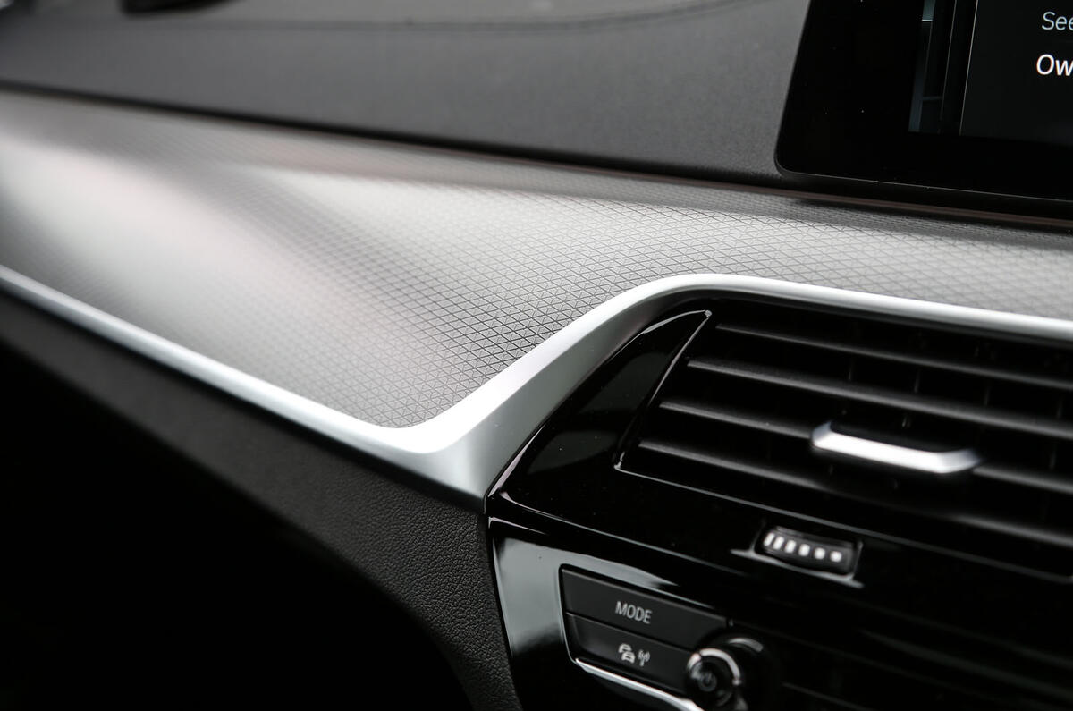 BMW 6 Series Gran Turismo carbon fibre trim