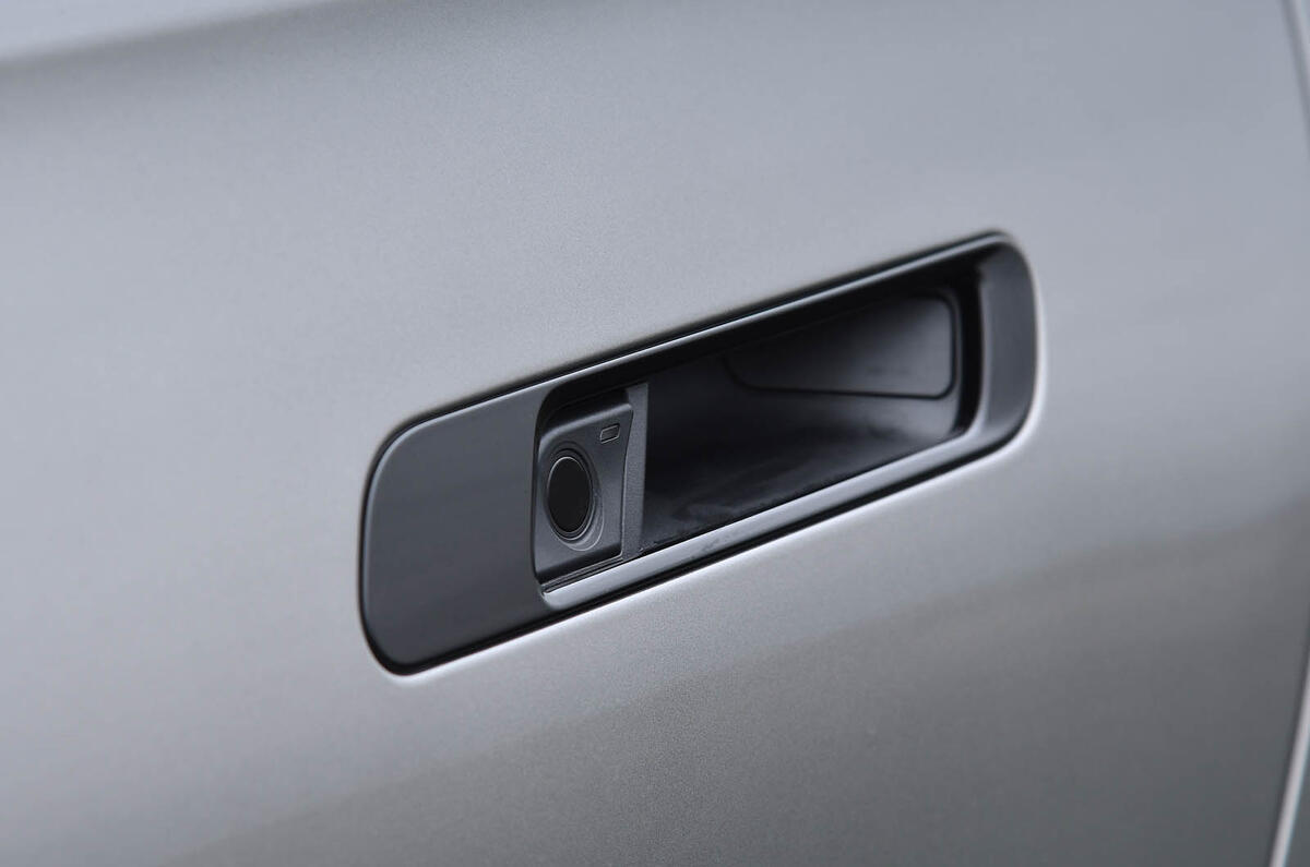 BMW 7 Series review 2025 0008