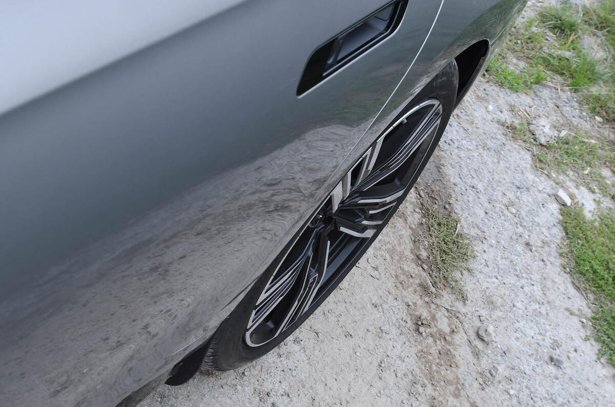 BMW 7 Series review 2025 0010