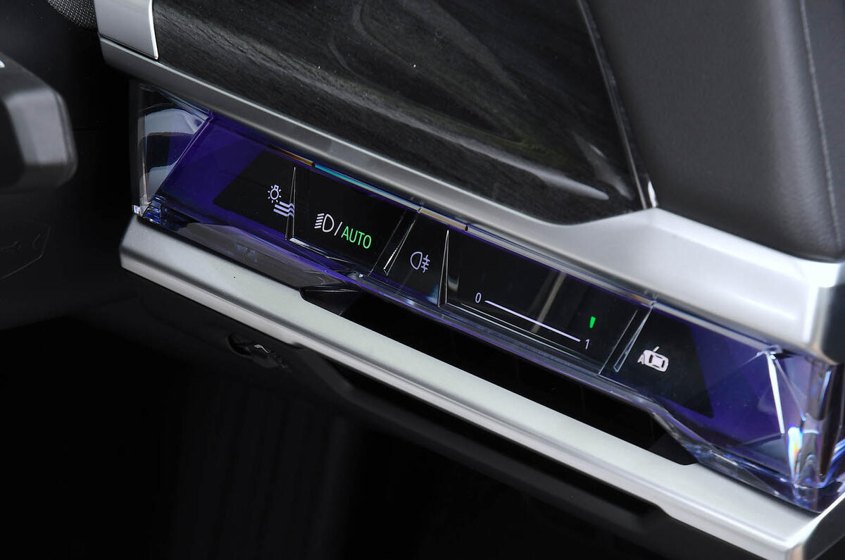 BMW 7 Series review 2025 0016