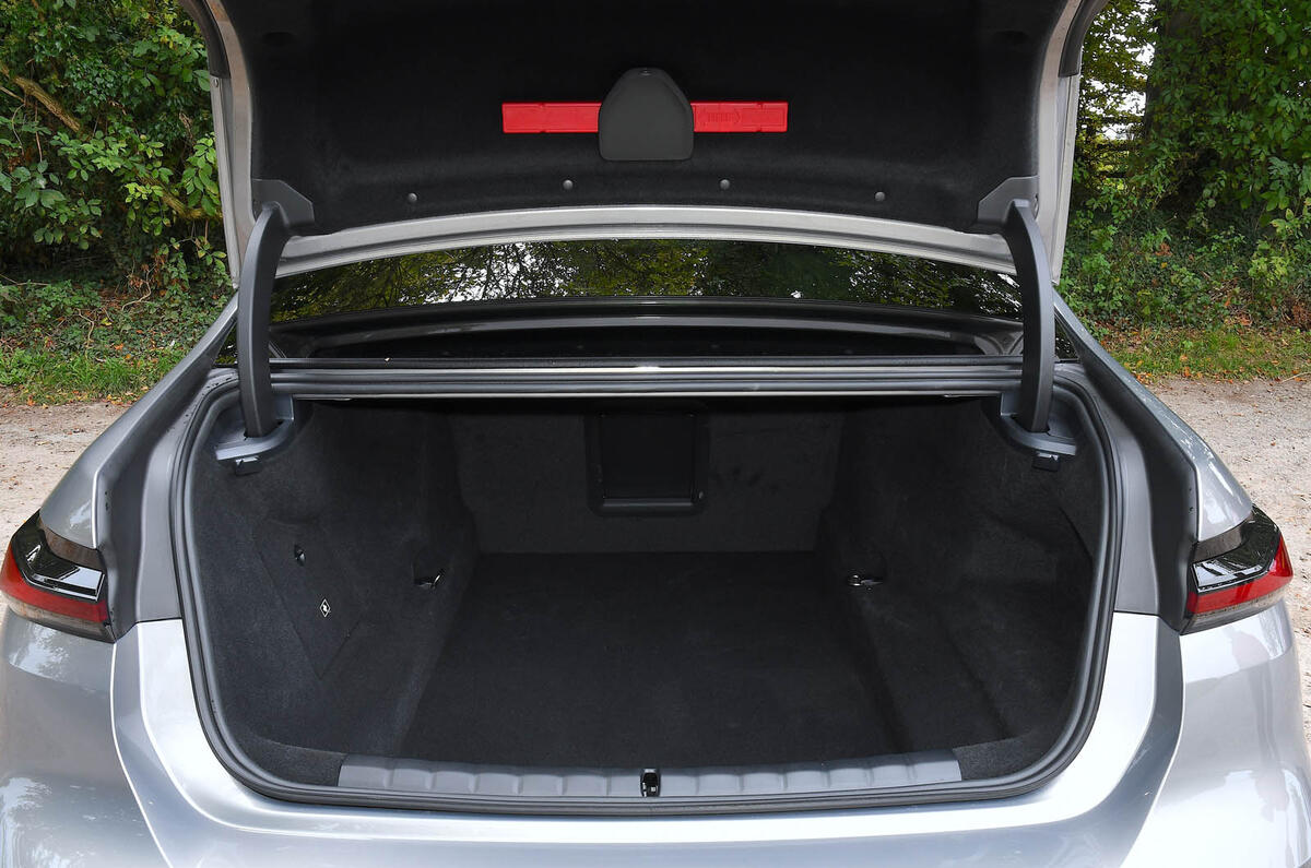 BMW 7 Series review 2025 0028