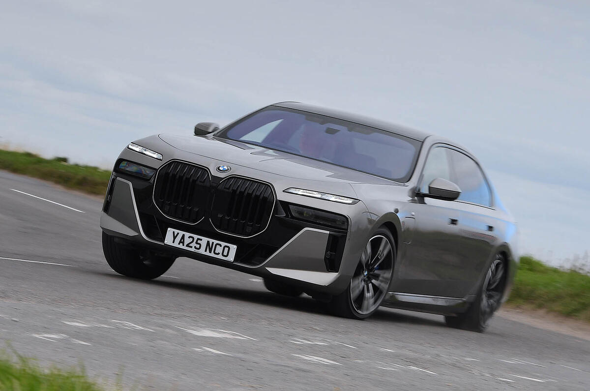 BMW 7 Series review 2025 0030