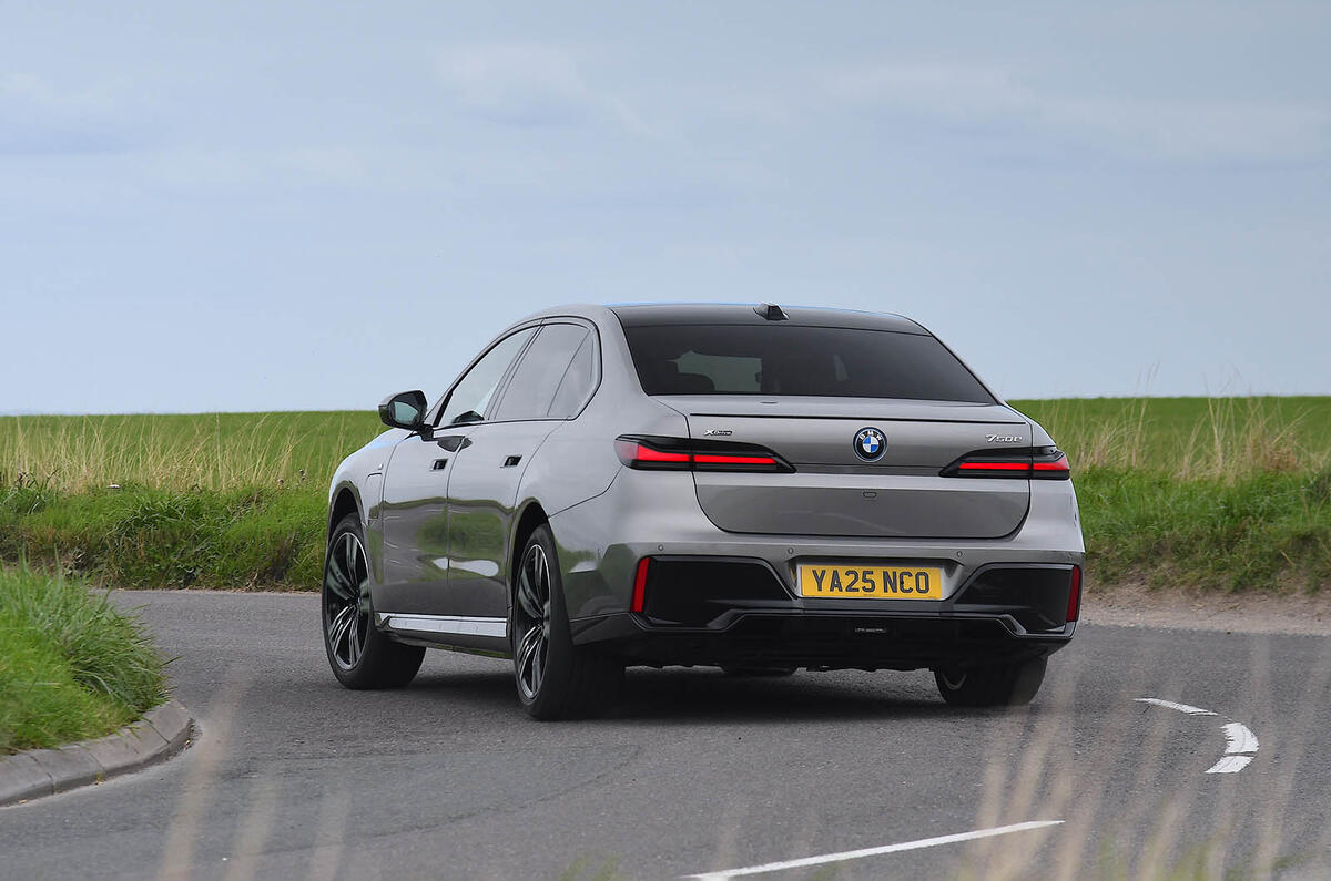 BMW 7 Series review 2025 0032