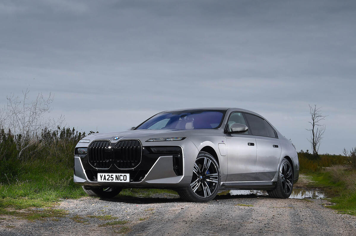 BMW 7 Series review 2025 0035