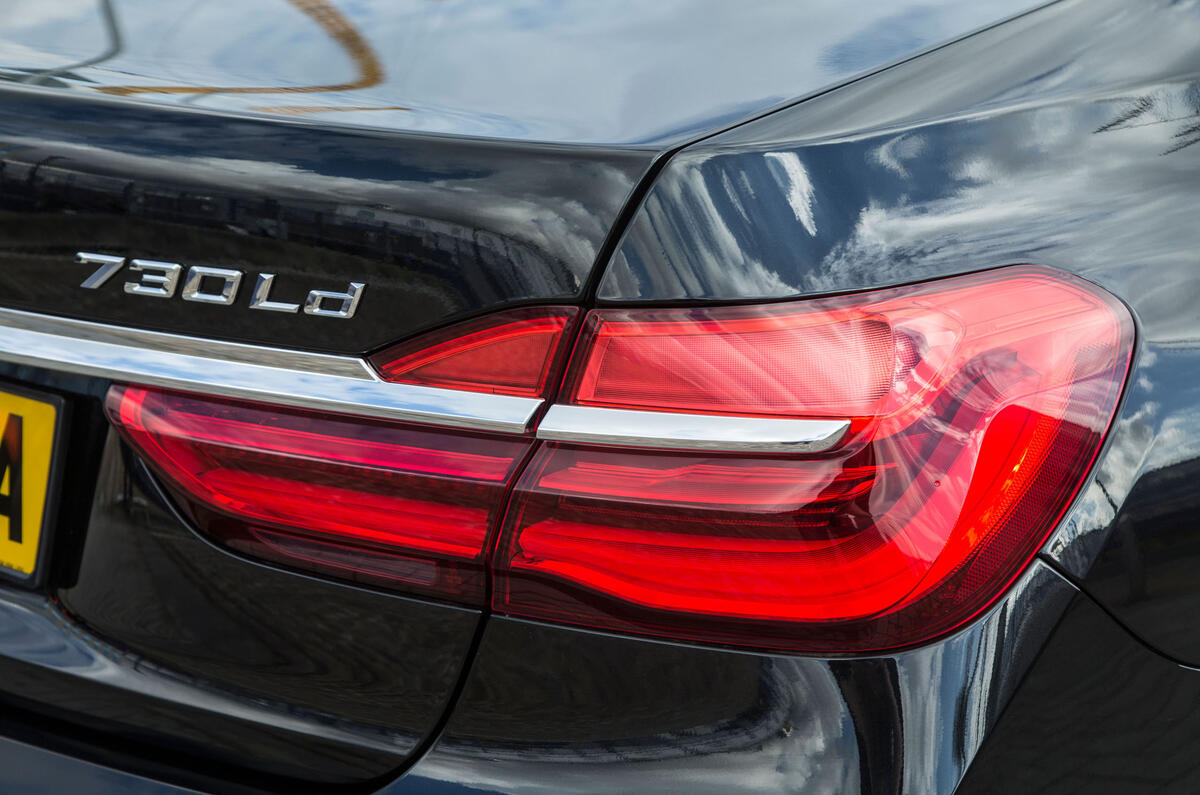 Rear LED lights on 7 Series