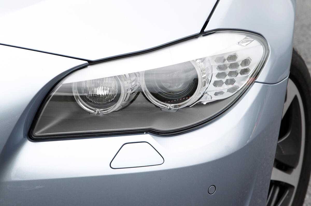 BMW ActiveHybrid 5 xenon lights