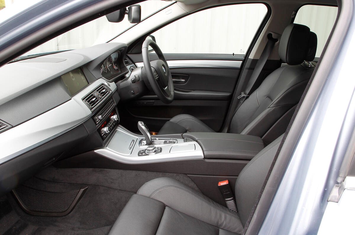 BMW ActiveHybrid 5 front seats