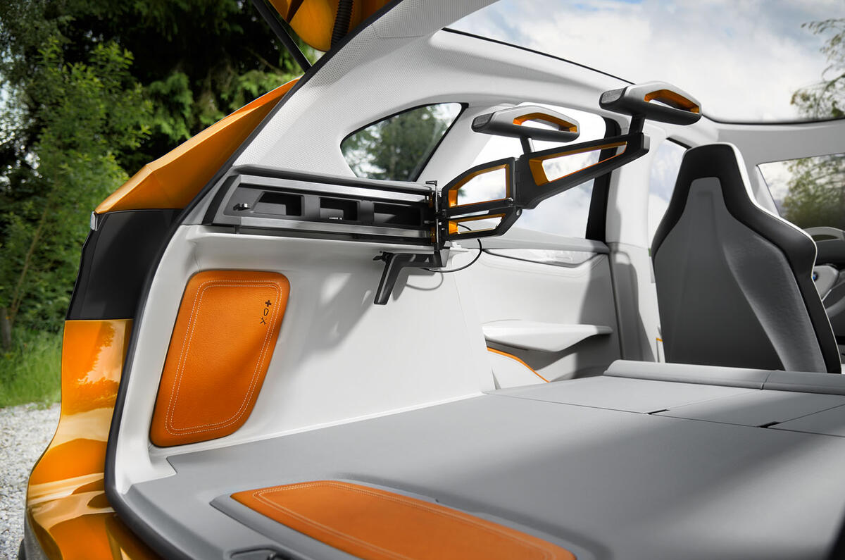 BMW Concept Active Tourer Outdoor revealed