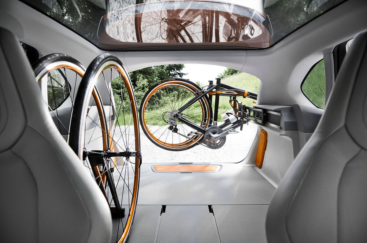 BMW Concept Active Tourer Outdoor revealed