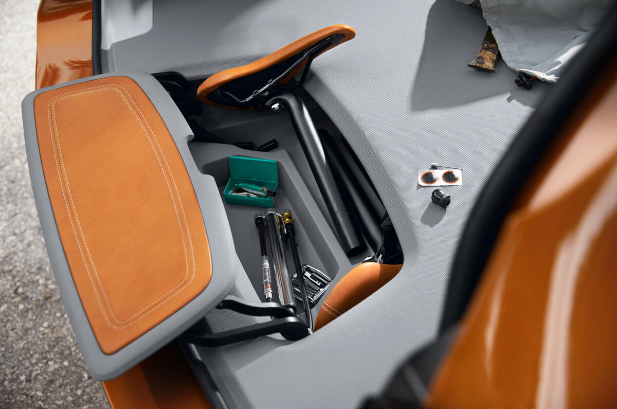 BMW Concept Active Tourer Outdoor revealed