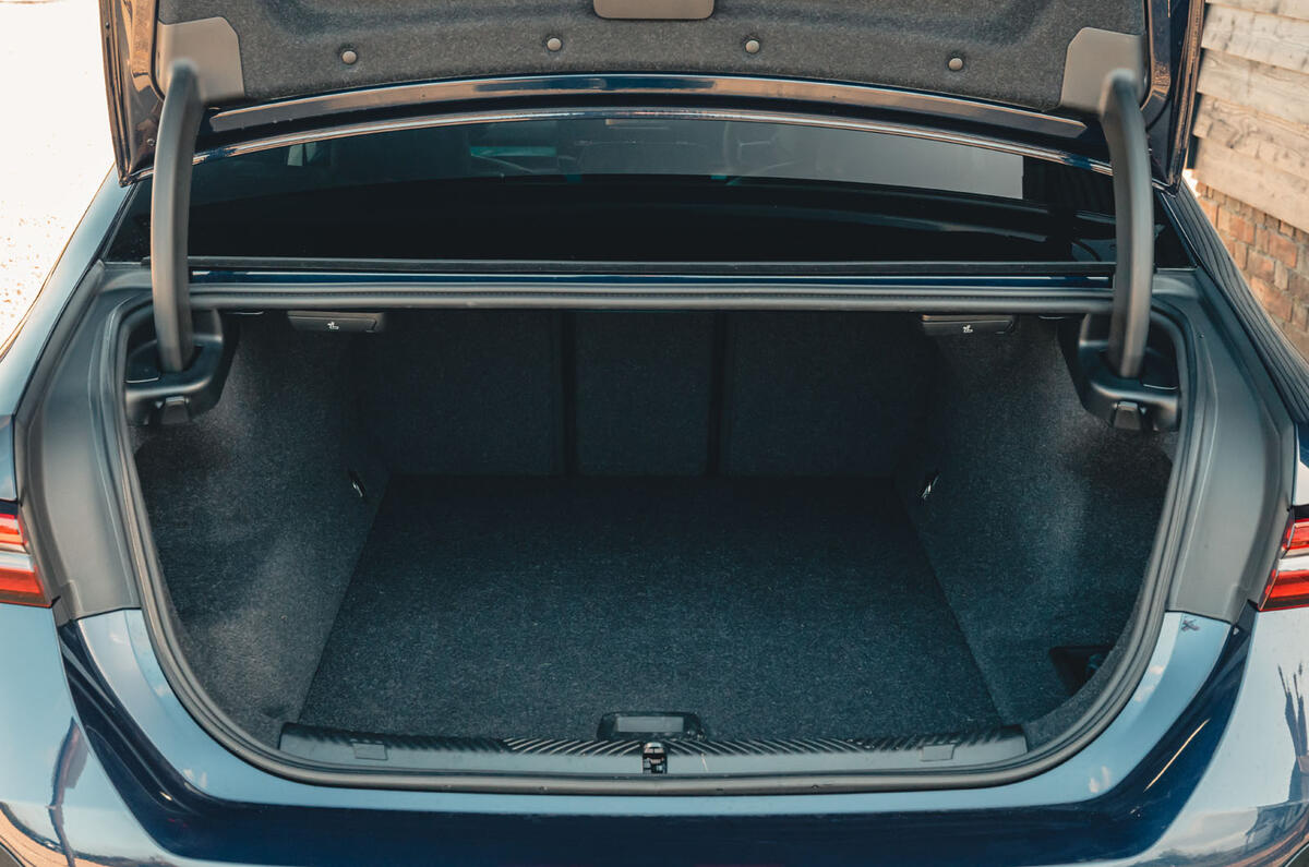 bmw i5 review 2023 18 boot