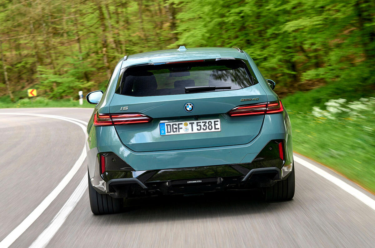 bmw i5 touring review 2025 03 rear tracking