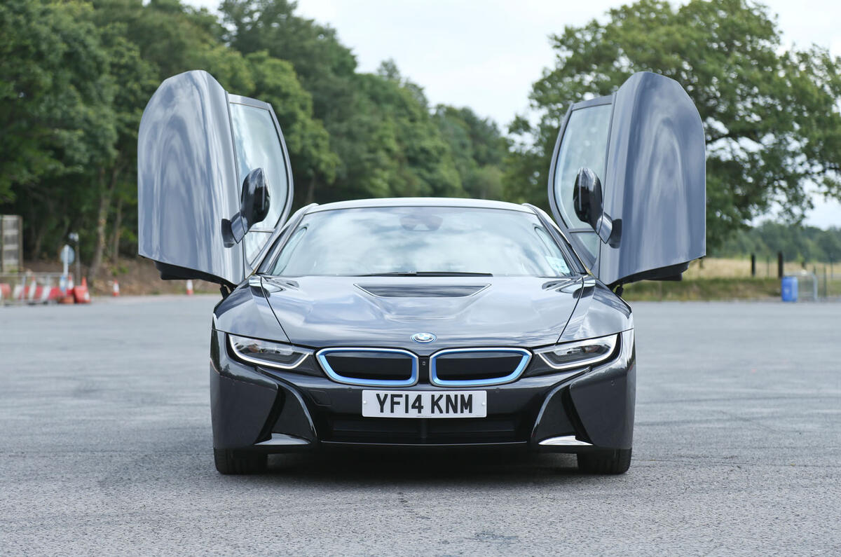 BMW i8 flamboyant doors