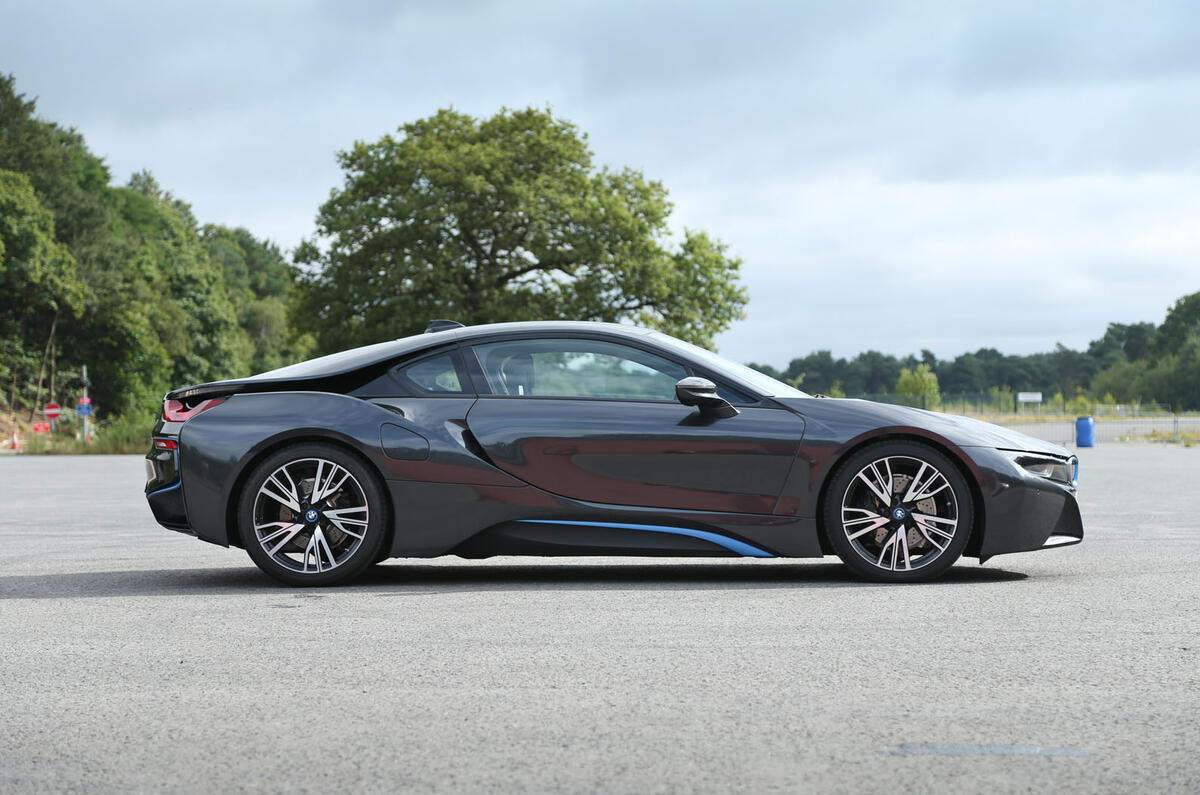 Petrol-hybrid BMW i8