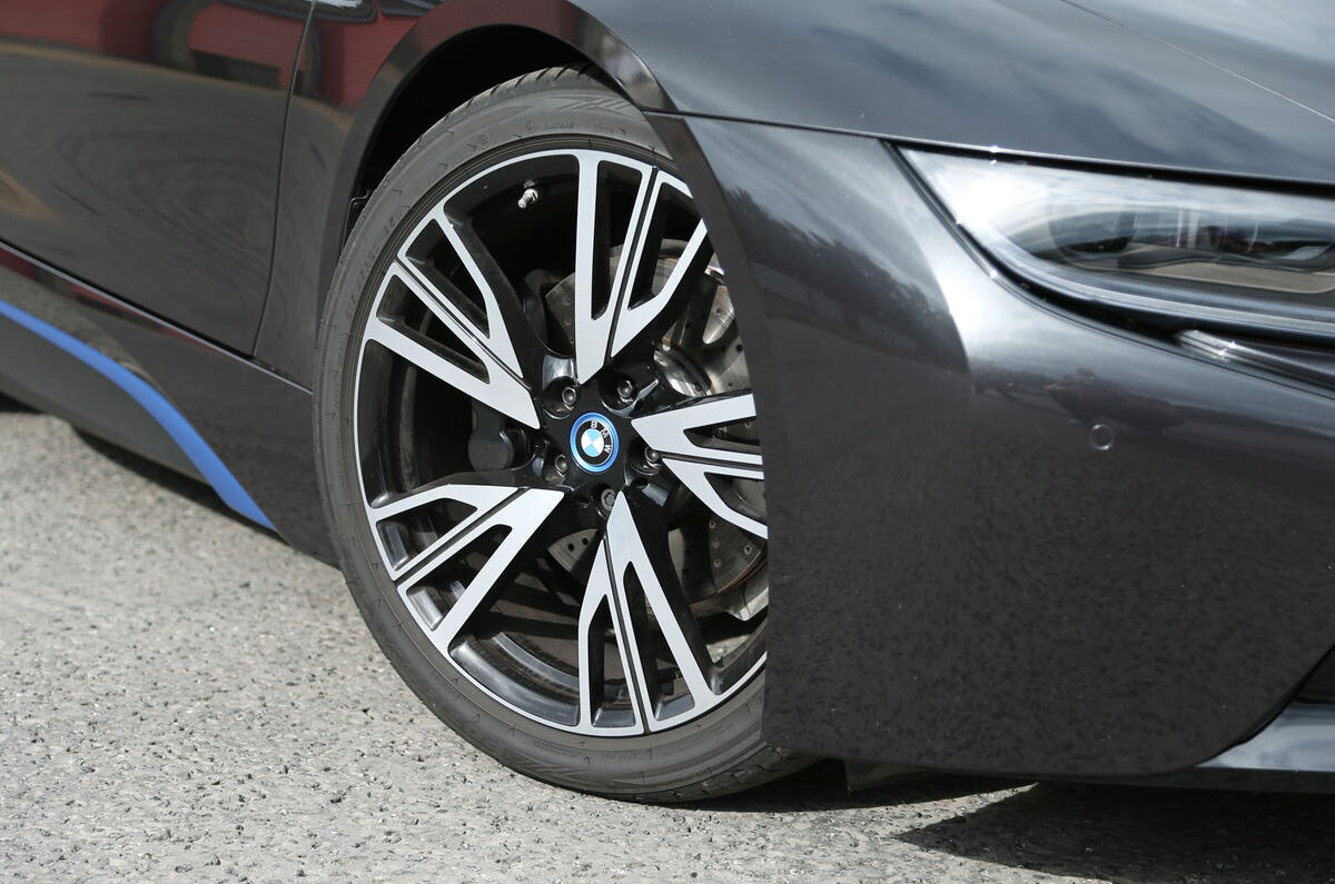 BMW i8 20in alloys