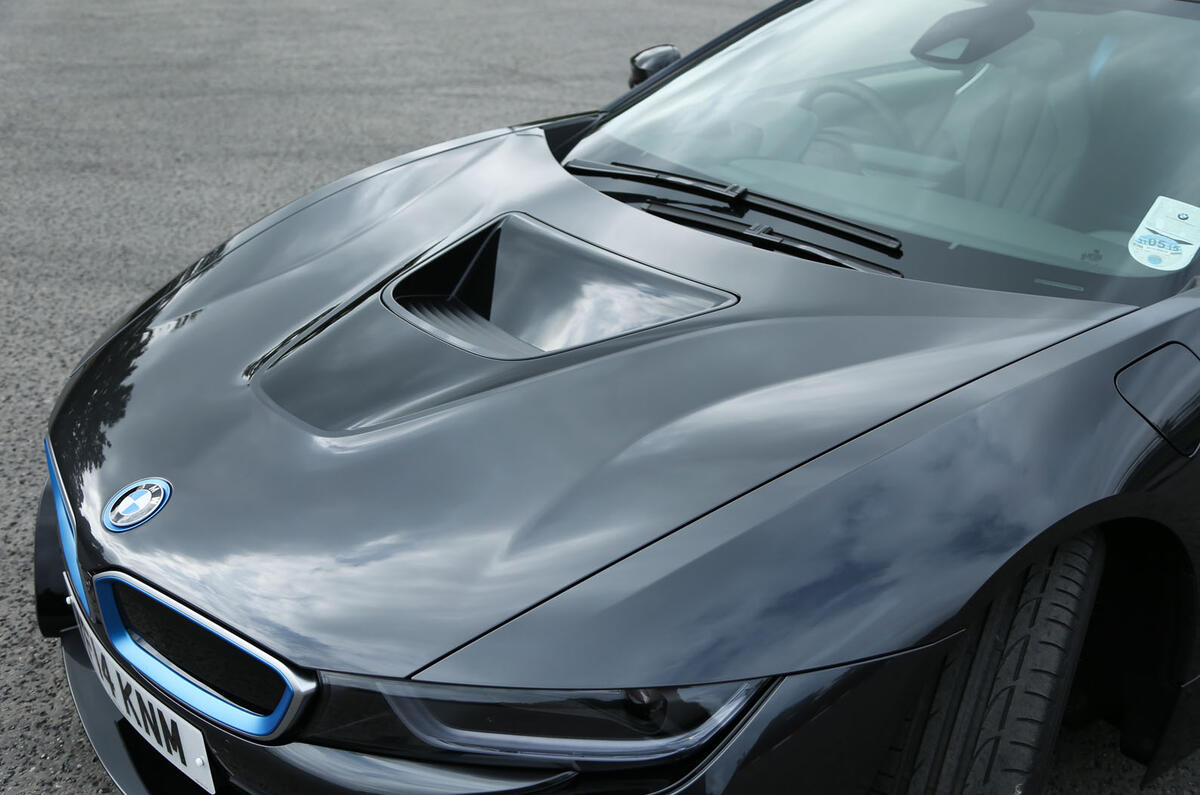 Hydroelectric-powered BMW i8 coupé