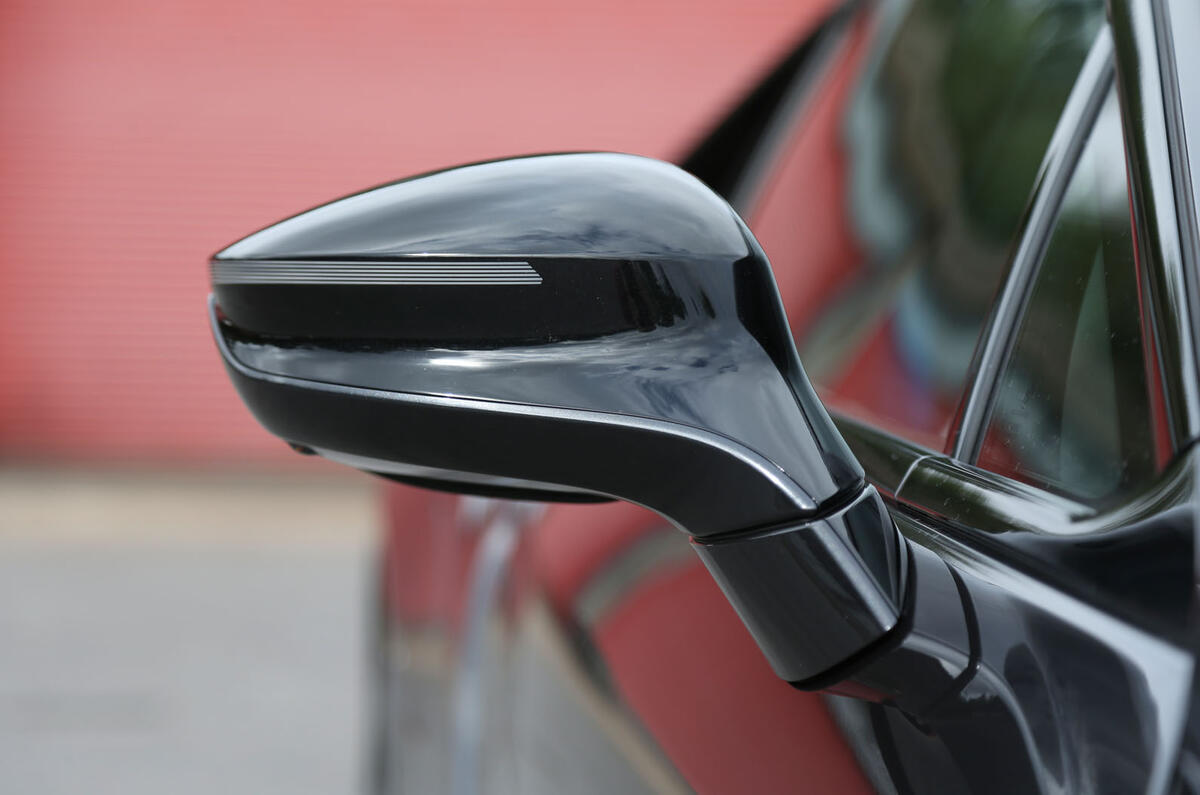 BMW i8 wing mirror