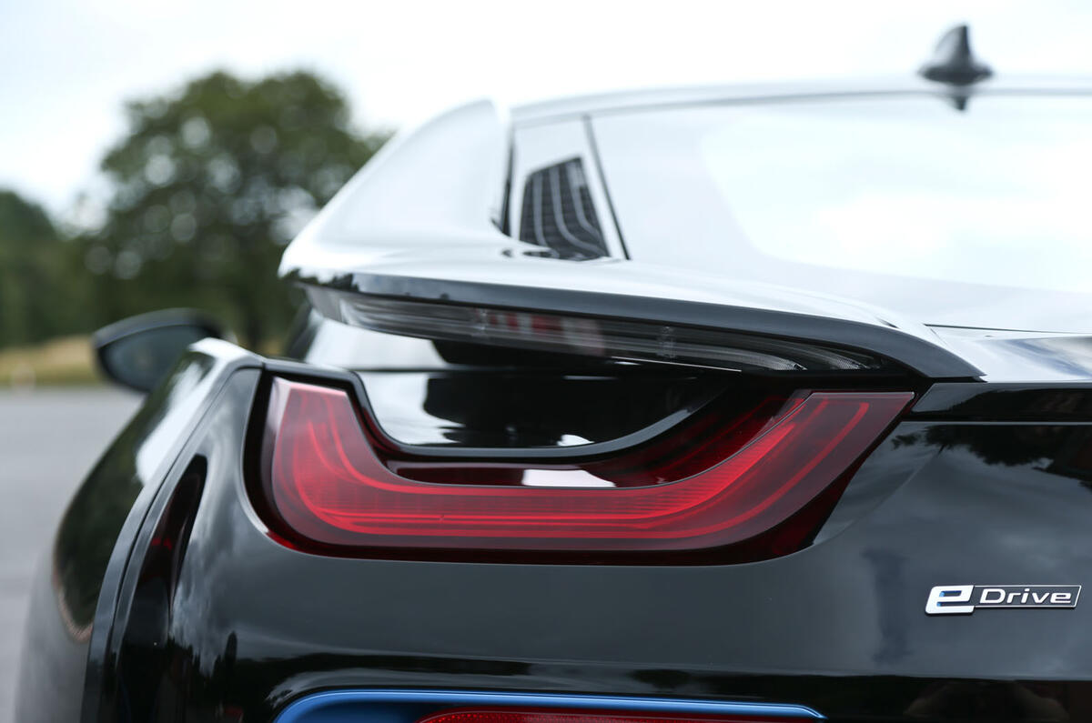 BMW i8 tail lights