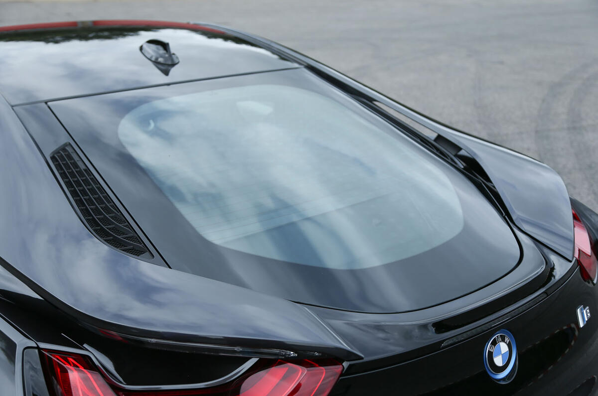 BMW i8's rear windscreen