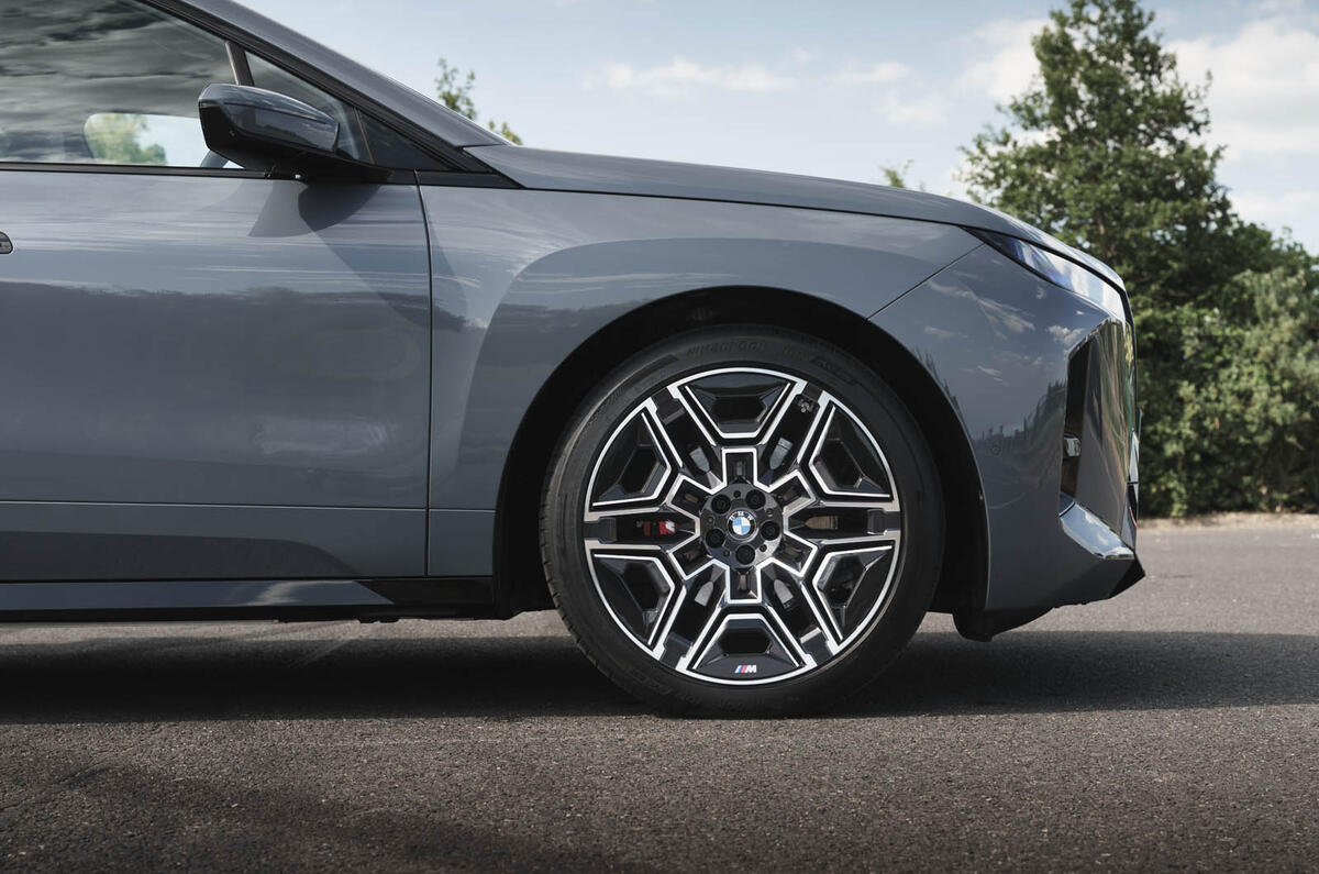 BMW IX avis 2025 007