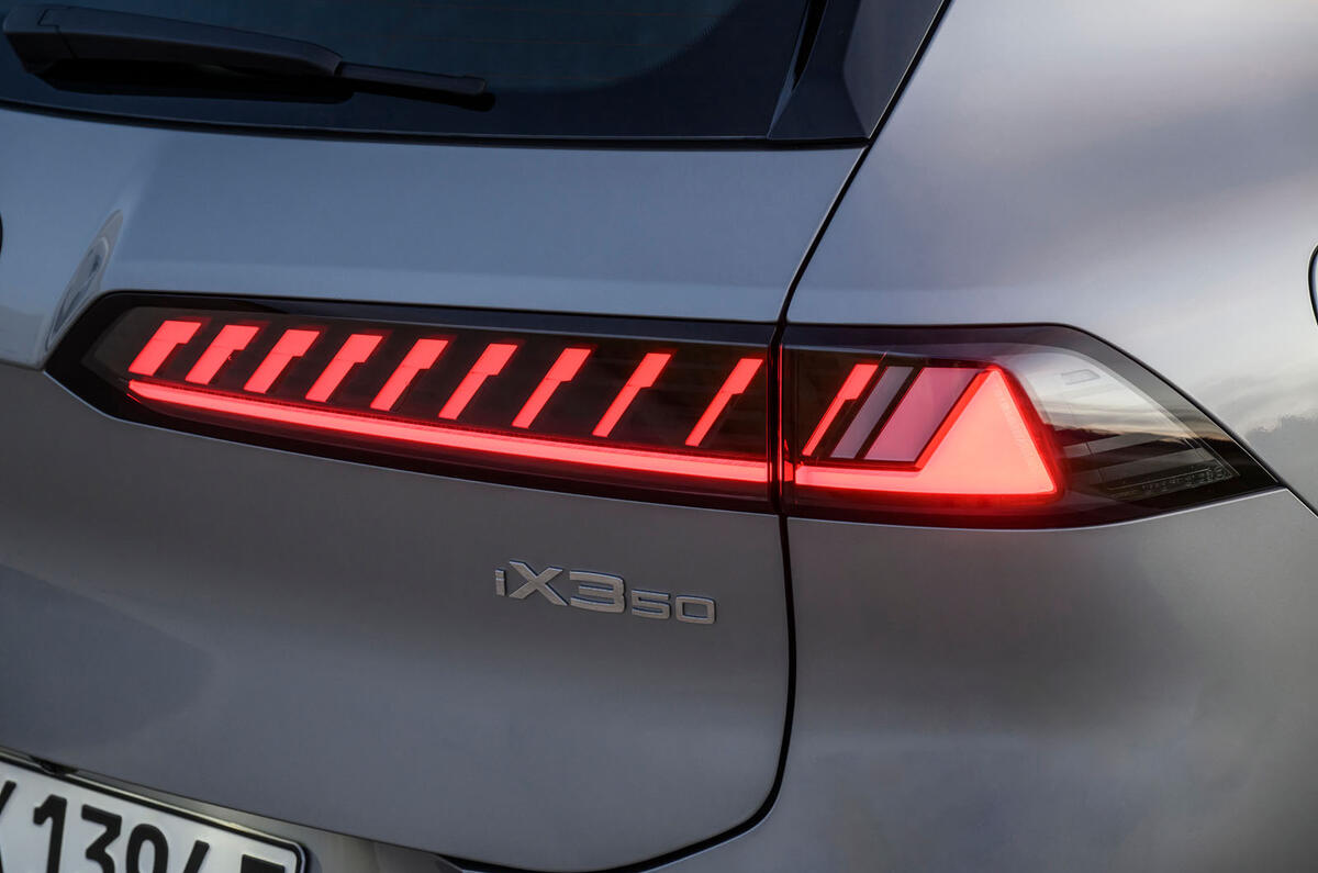 BMW iX3 review 2025 010