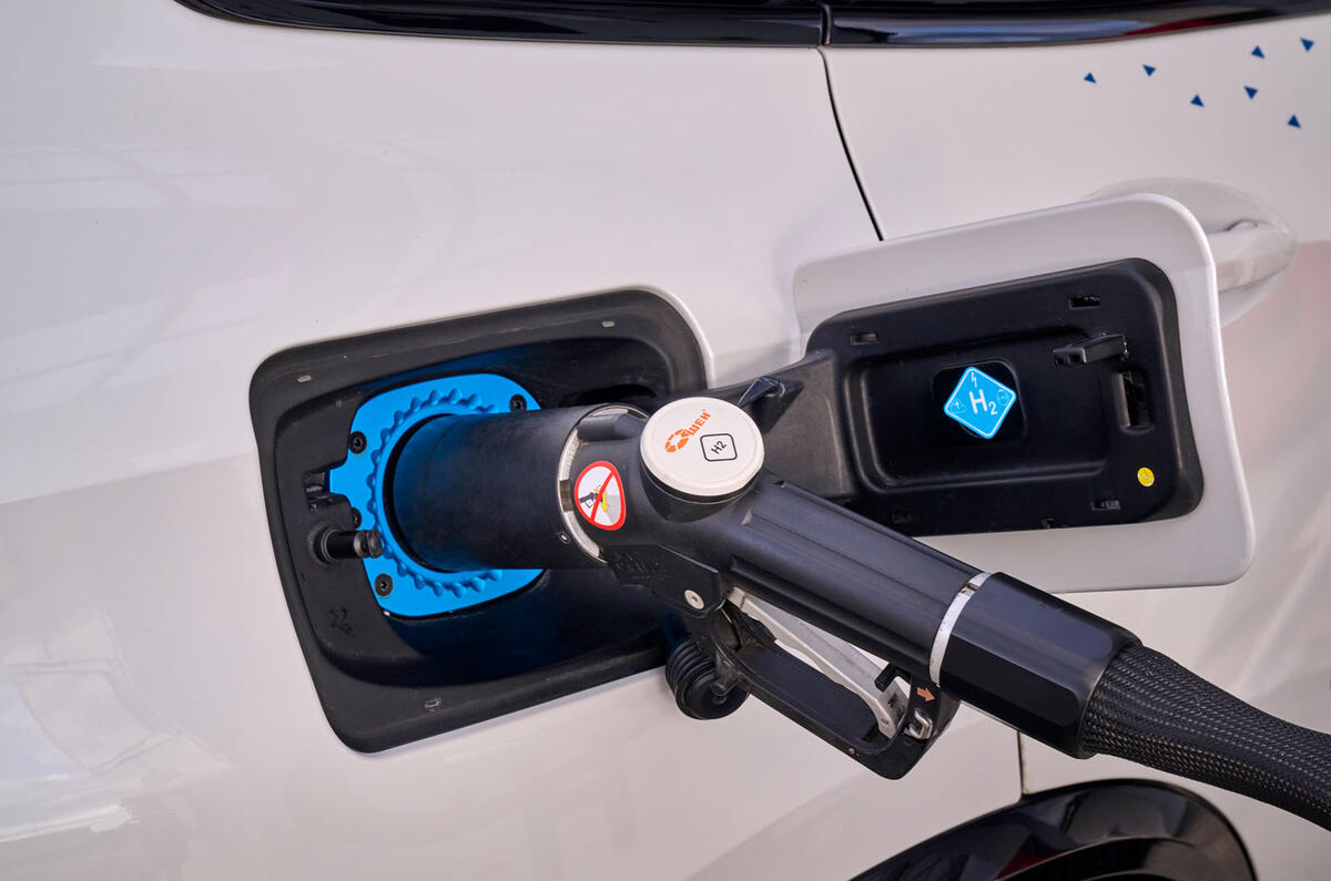 bmw ix5 hydrogen review 2023 12 hydrogen