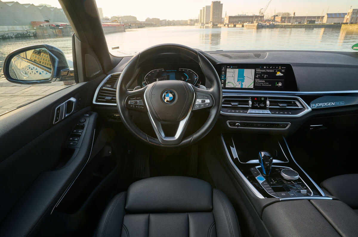 bmw ix5 hydrogen review 2023 14 dash