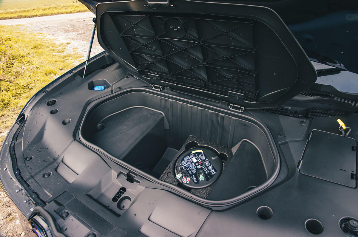 BMW iX£ road test review 2026 024