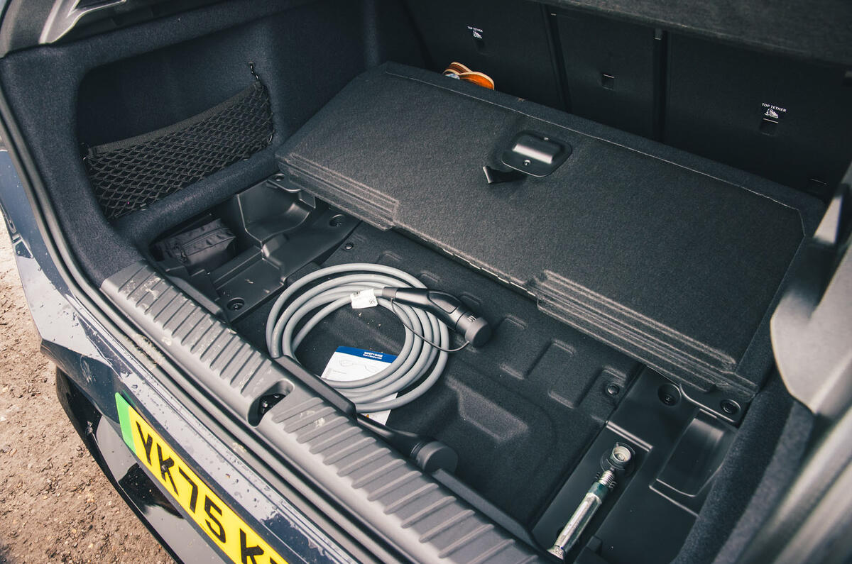 BMW iX£ road test review 2026 026