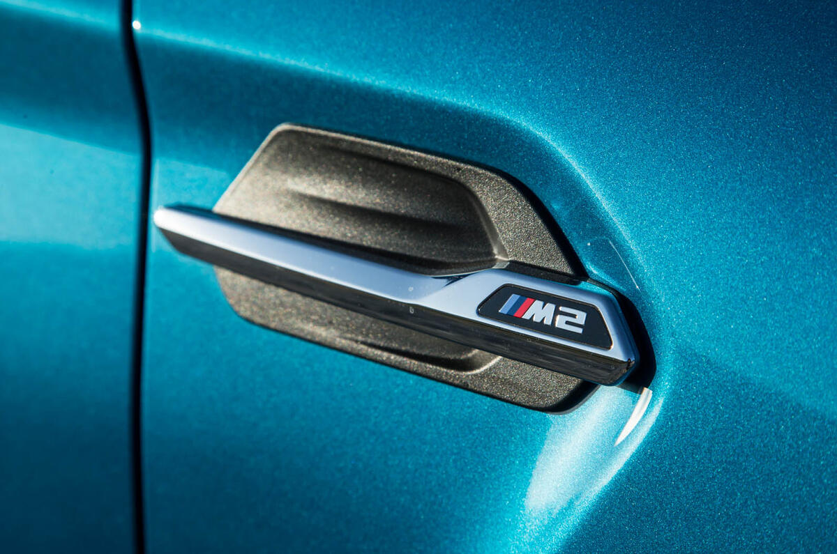 BMW M2 side repeater badging