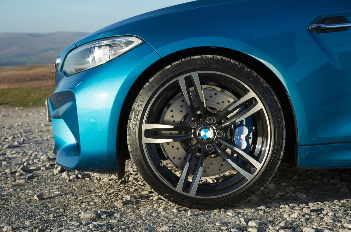19in BMW M2 black alloys