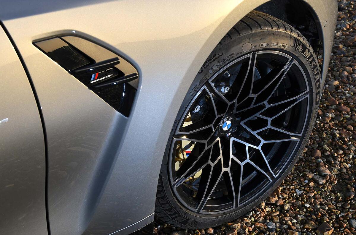 BMW M3 Touring wheel