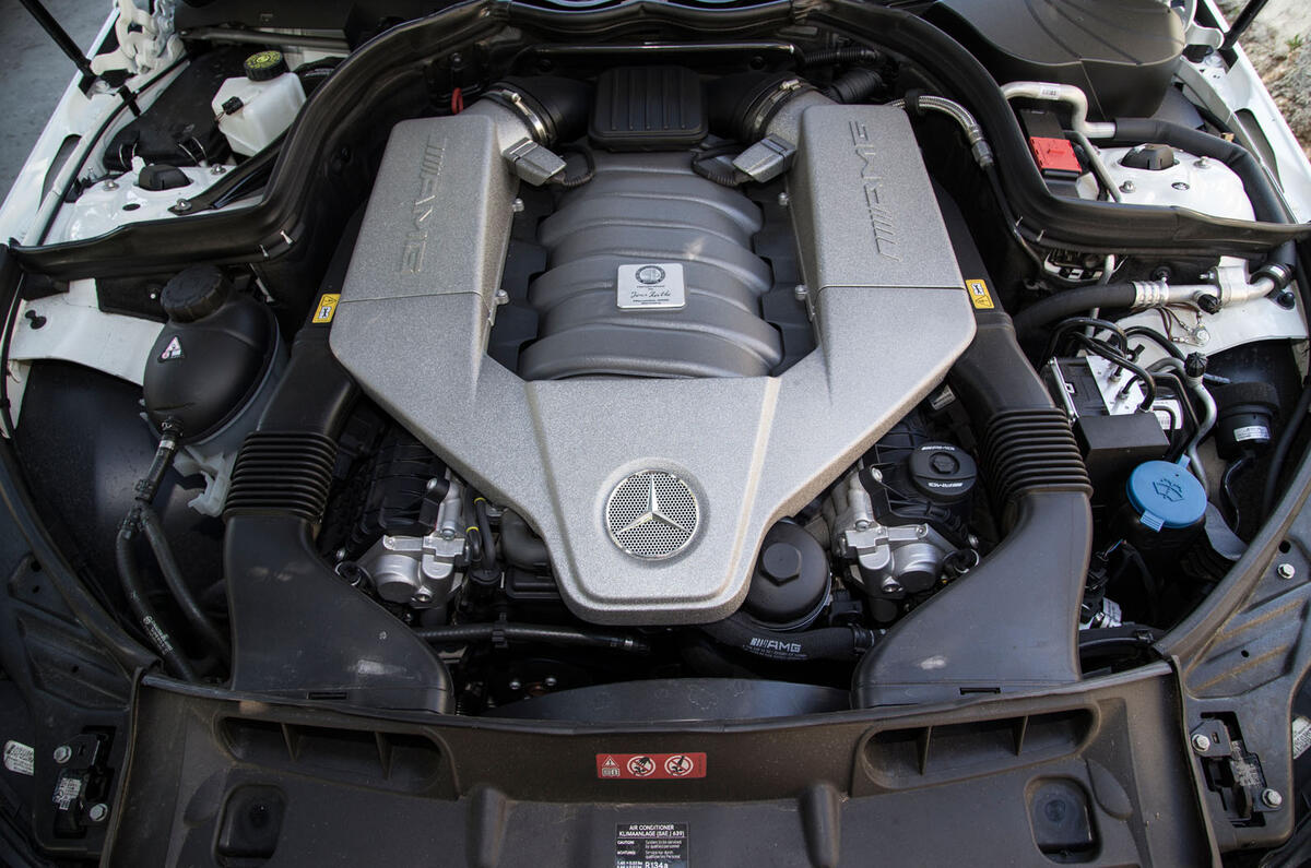 Comparison: new BMW M4 vs Mercedes-Benz C63 AMG