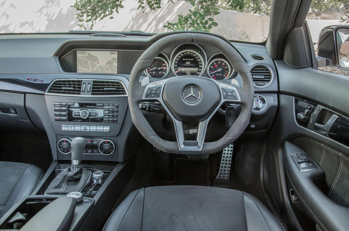 Comparison: new BMW M4 vs Mercedes-Benz C63 AMG