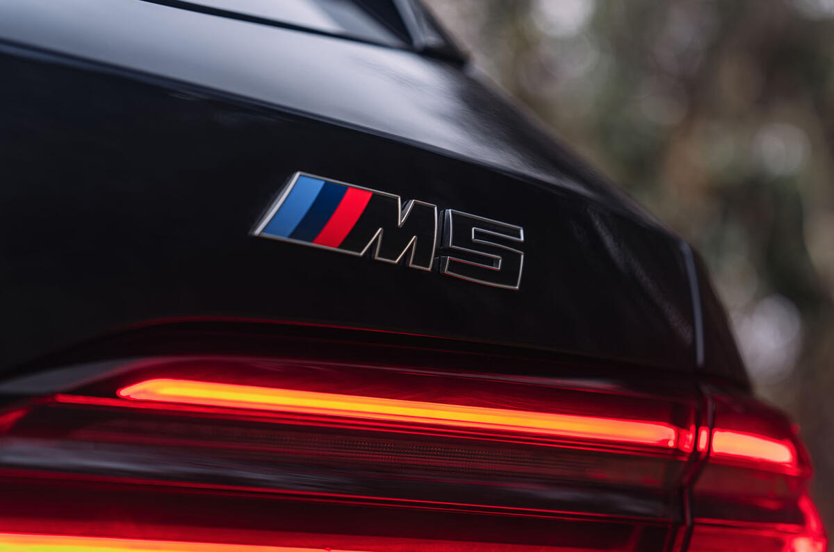 bmw m5 touring 2025 Review badge 3812 bmw m5 touring 2025 Review badge 3812