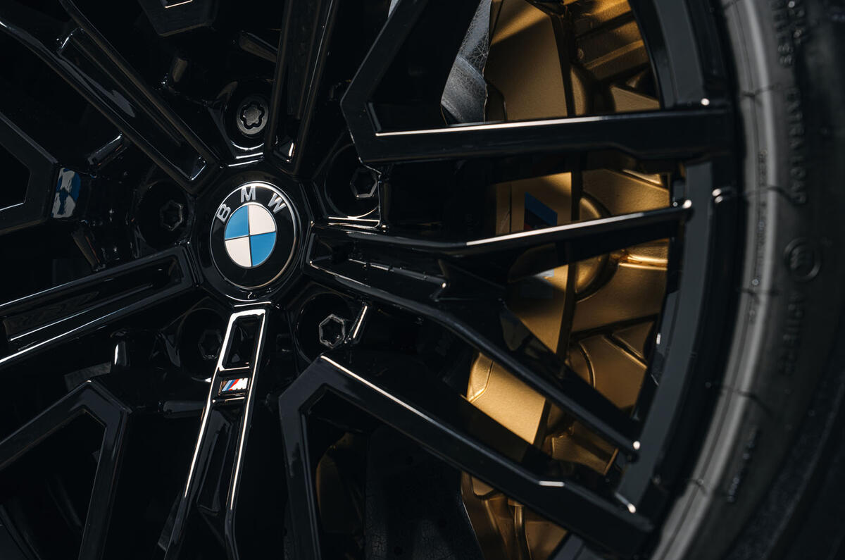 bmw m5 touring 2025 Review caliper detail 3830 bmw m5 touring 2025 Review caliper detail 3830