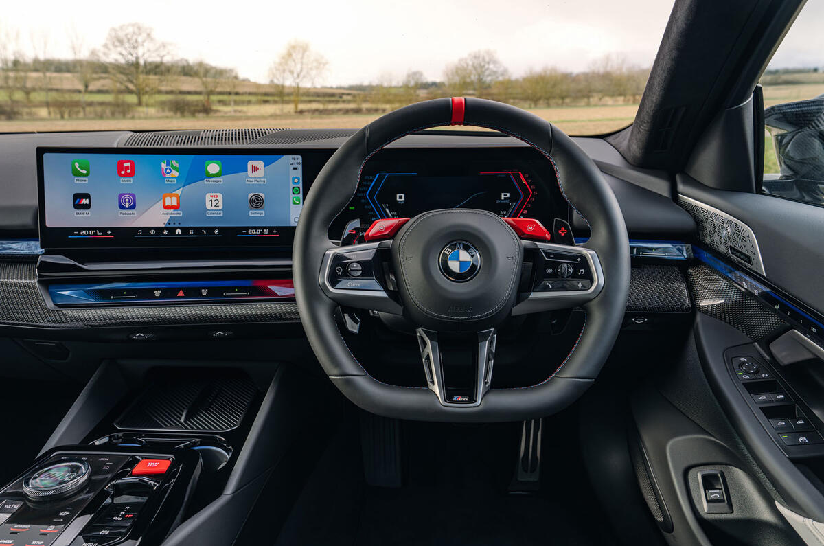 bmw m5 touring 2025 Review dash 3822 bmw m5 touring 2025 Review dash 3822