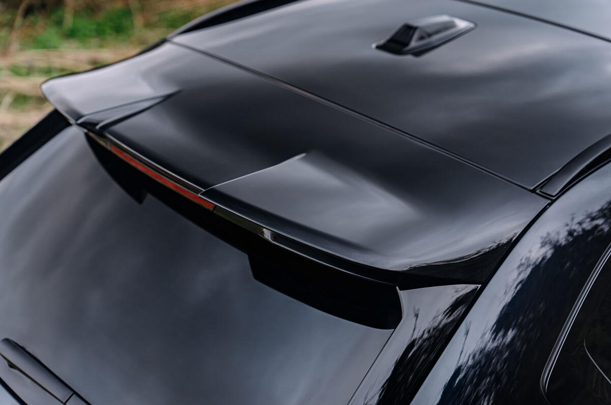 bmw m5 touring 2025 Review rear spoiler 3813 bmw m5 touring 2025 Review rear spoiler 3813