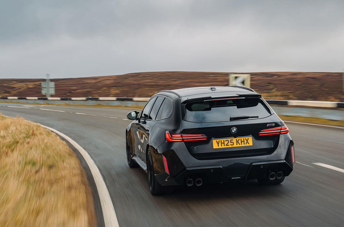 bmw m5 touring 2025 Review rear tracking 3789 bmw m5 touring 2025 Review rear tracking 3789